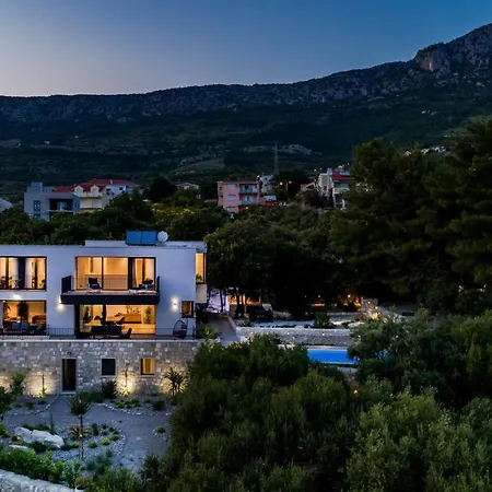 Mare Vista, Kastel Kambelovac Villa