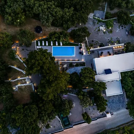 Villa Mare Vista, Kastel Kambelovac *