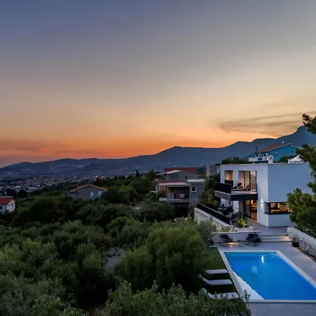 Mare Vista, Kastel Kambelovac * Kastela