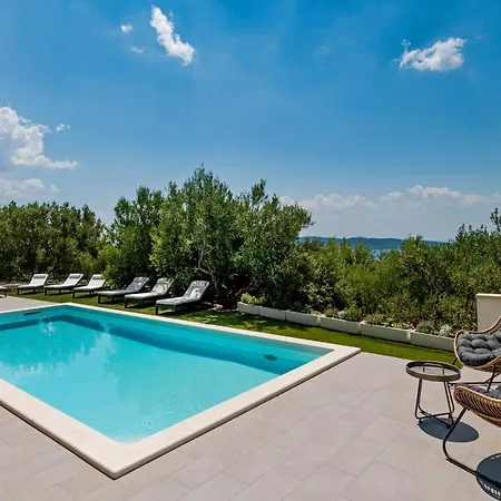 Mare Vista, Kastel Kambelovac * Kastela