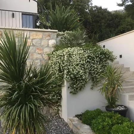 Mare Vista, Kastel Kambelovac Villa *